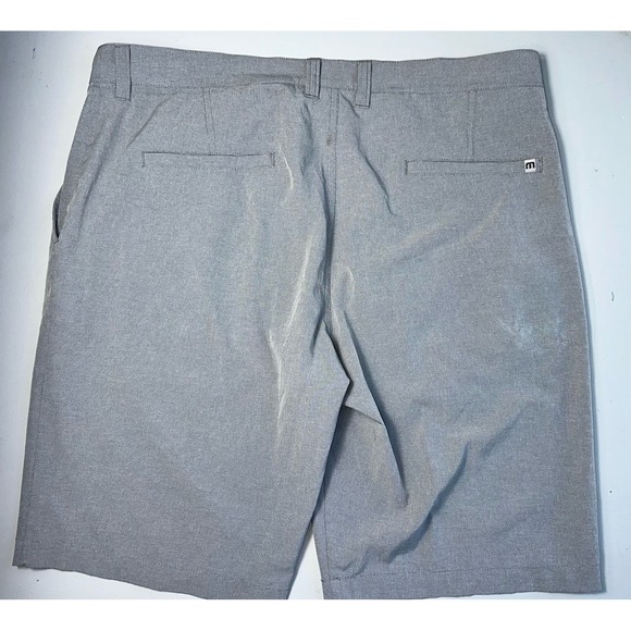 Travis Mathew Shorts Mens 36 Light Gray Chino Lightweight Golf Performance 36x10 - Picture 1 of 5